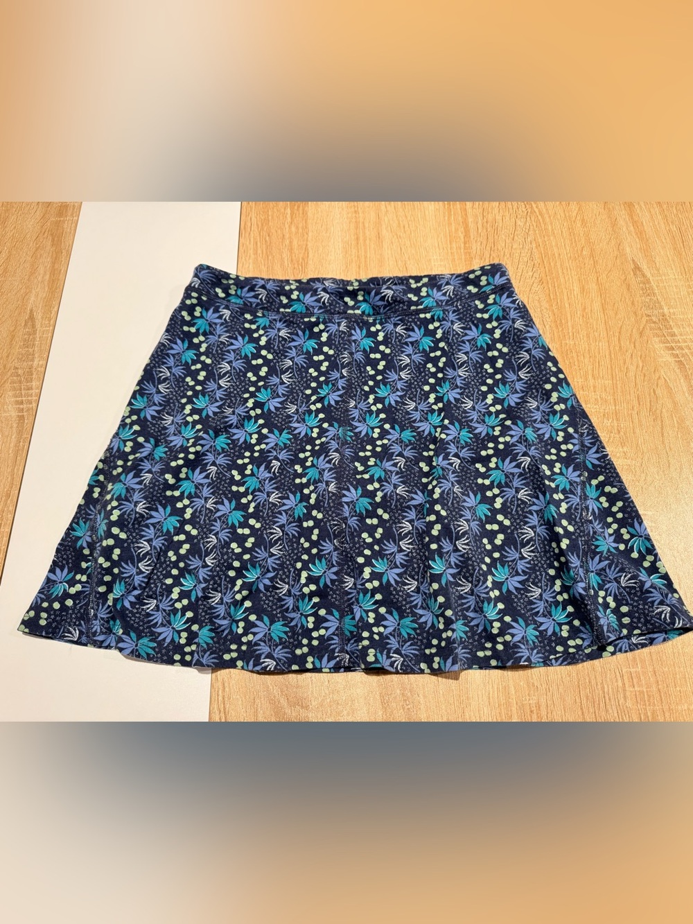 Toad&Co woman’s Navy Blue Floral skort size small